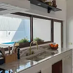 The Old House With Heated Pool, Bbq, Fireplace