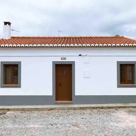 The Old House With Heated Pool, Bbq, Fireplace Semesterbostad Odeceixe